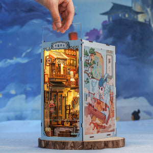 Azure Phoenix Lodge DIY kit interior with phoenix carvings and red lacquer